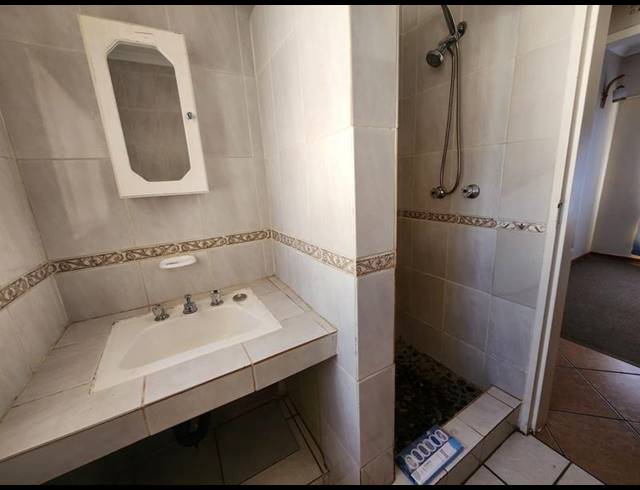 4 BEDROOM HOUSE FOR SALE IN GREENHILLS